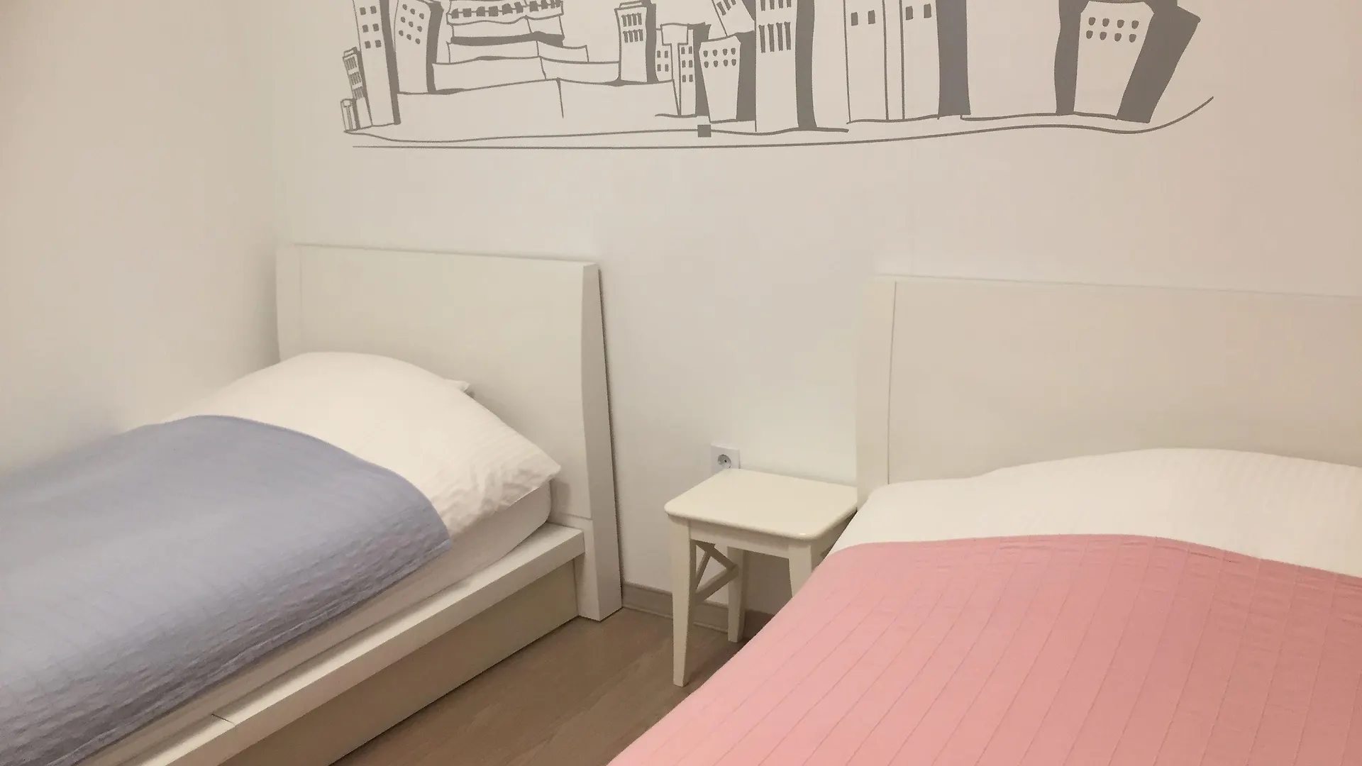 Incheon Airport Happy Place Guesthouse