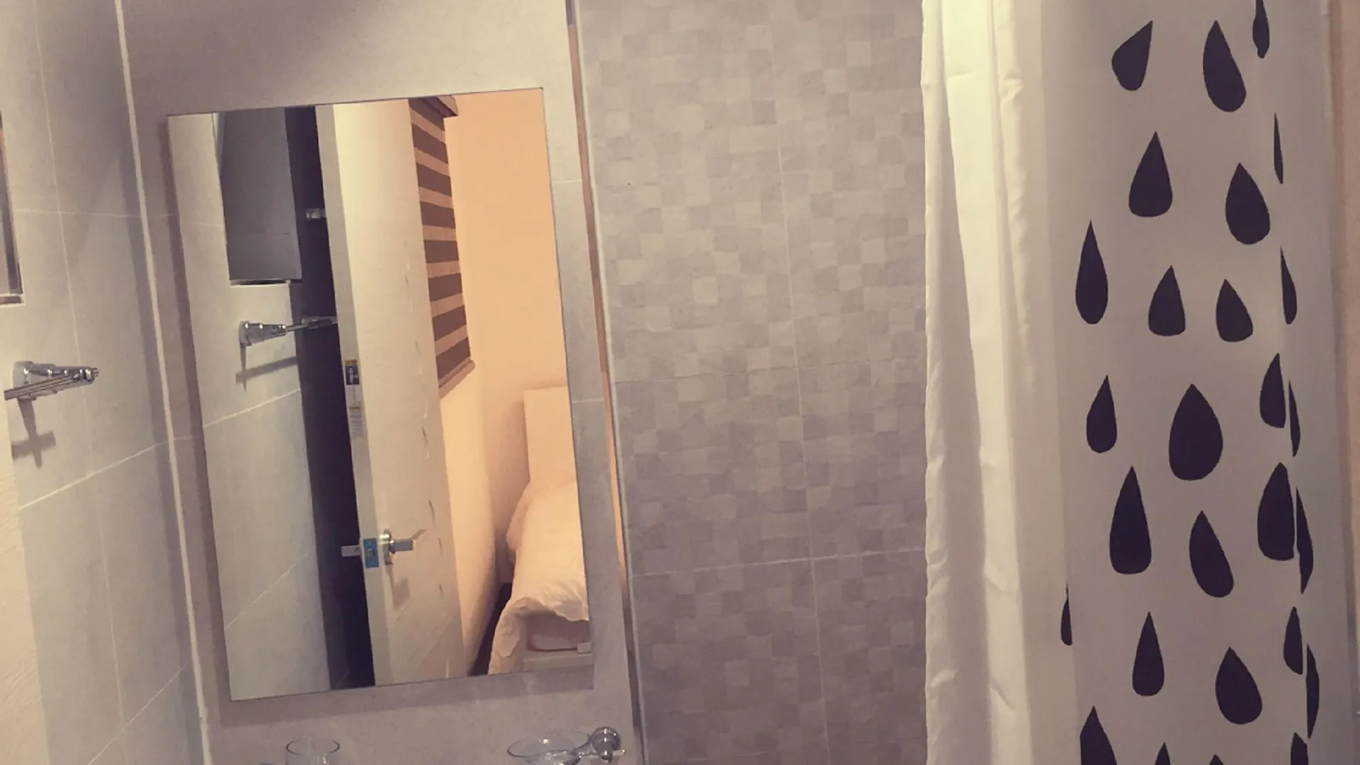Incheon Airport Happy Place Guesthouse 2*,